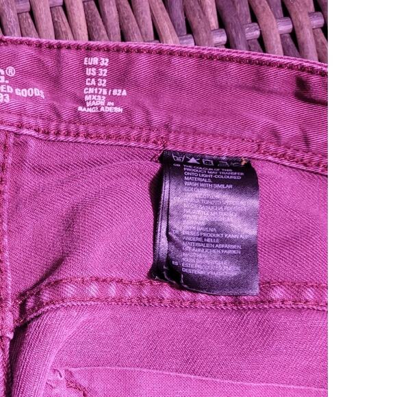 H&M LOGG Red Button Fly Straight Leg Jeans Sz 18/32 100% Cotton Burgundy - Picture 8 of 9